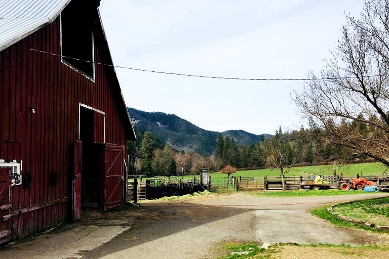 Barns (Jacksonville, Oregon, United States of America)