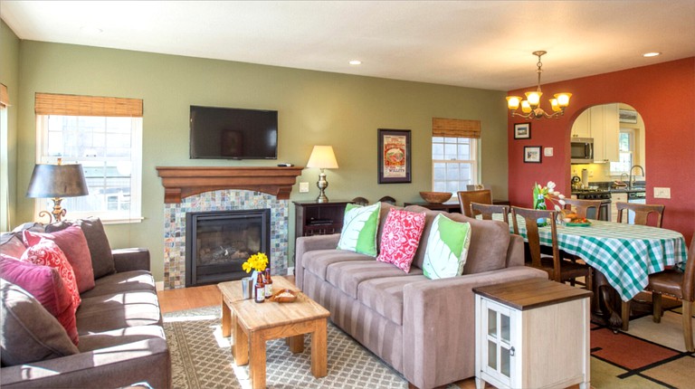 Cottages (Dillon Beach, California, United States)