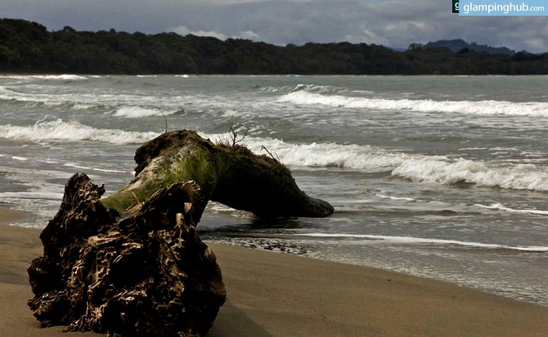 Huts (Manzanillo, Limón, Costa Rica)