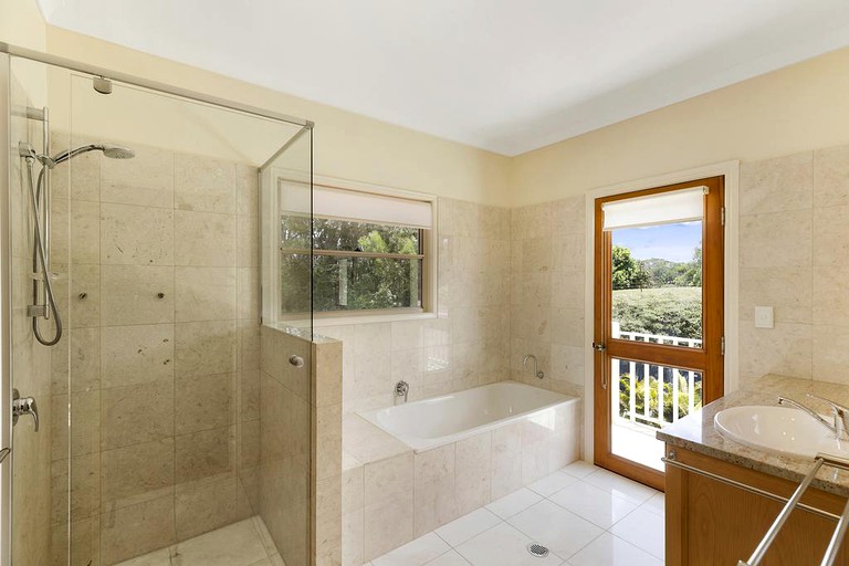 Villas (Montville, Queensland, Australia)