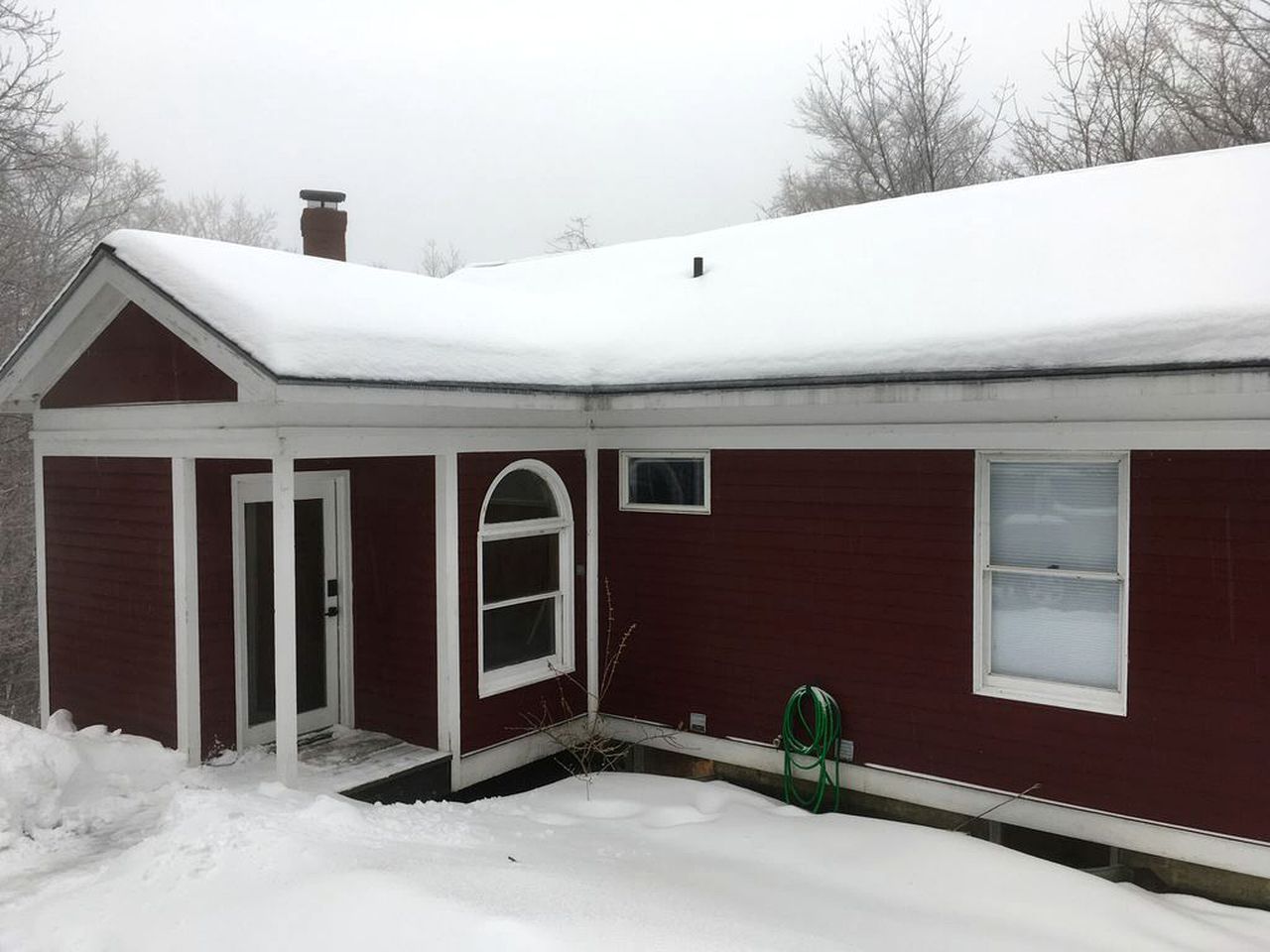 Secluded Family-Friendly Cabin with a Pool Table in Wilmington, Vermont