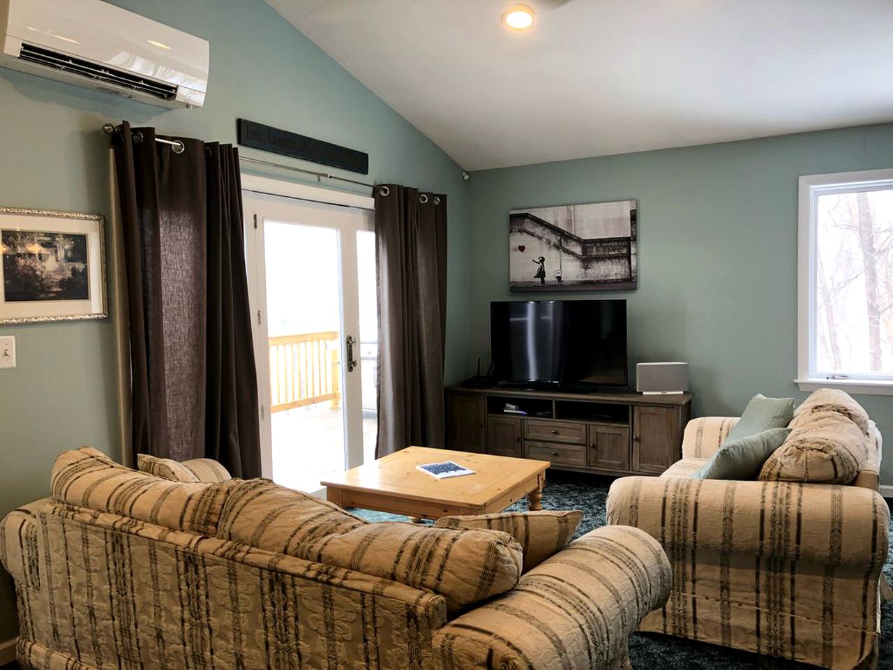 Secluded Family-Friendly Cabin with a Pool Table in Wilmington, Vermont