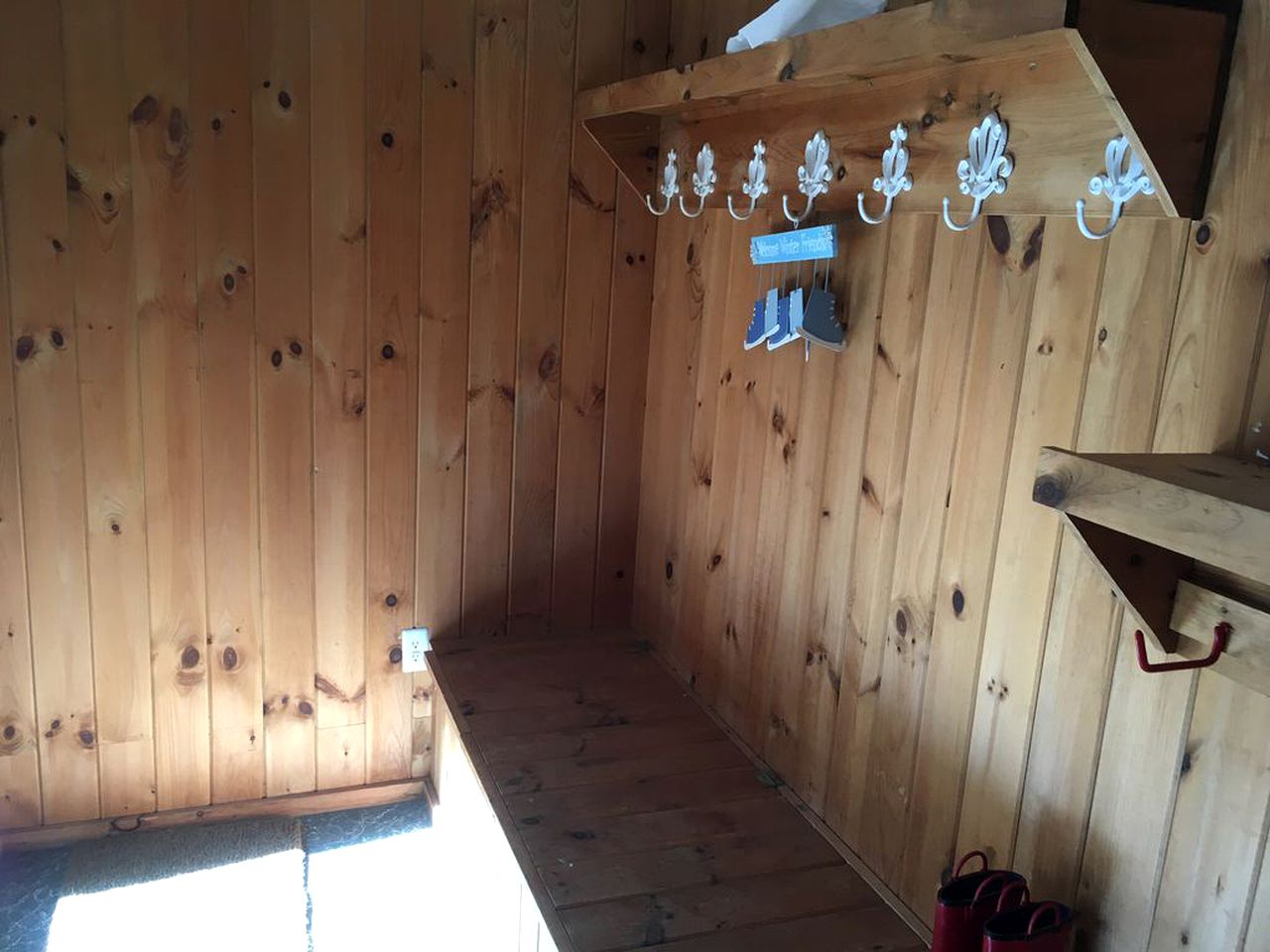 Secluded Family-Friendly Cabin with a Pool Table in Wilmington, Vermont