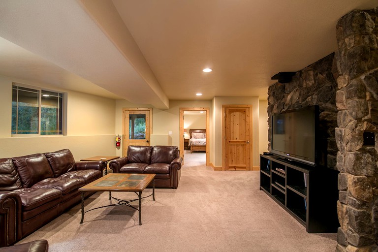 Family-Friendly Cabin Rental near Hamilton, Montana | Cabins (Hamilton, Montana, United States of America)