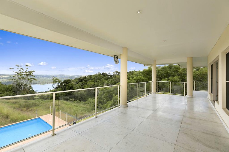 Villas (Montville, Queensland, Australia)