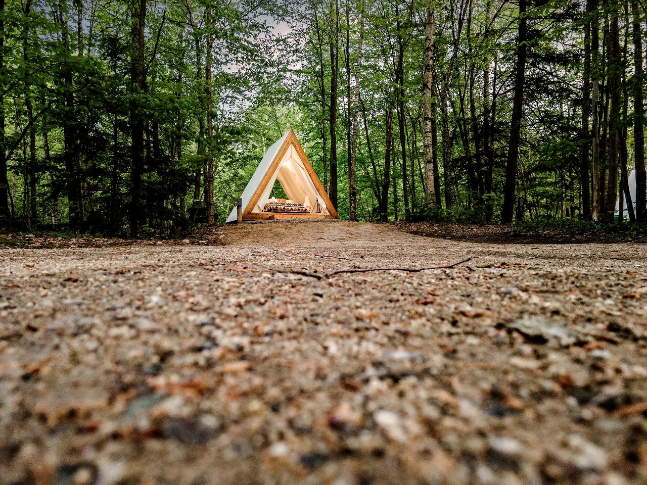 Amazing Safari Tent Close to Lake in North Woodstock, New Hampshire