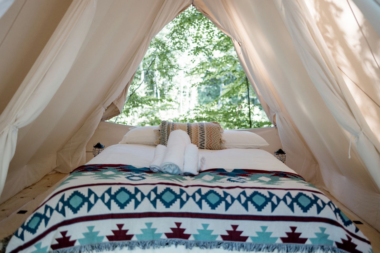 Amazing Safari Tent Close to Lake in North Woodstock, New Hampshire