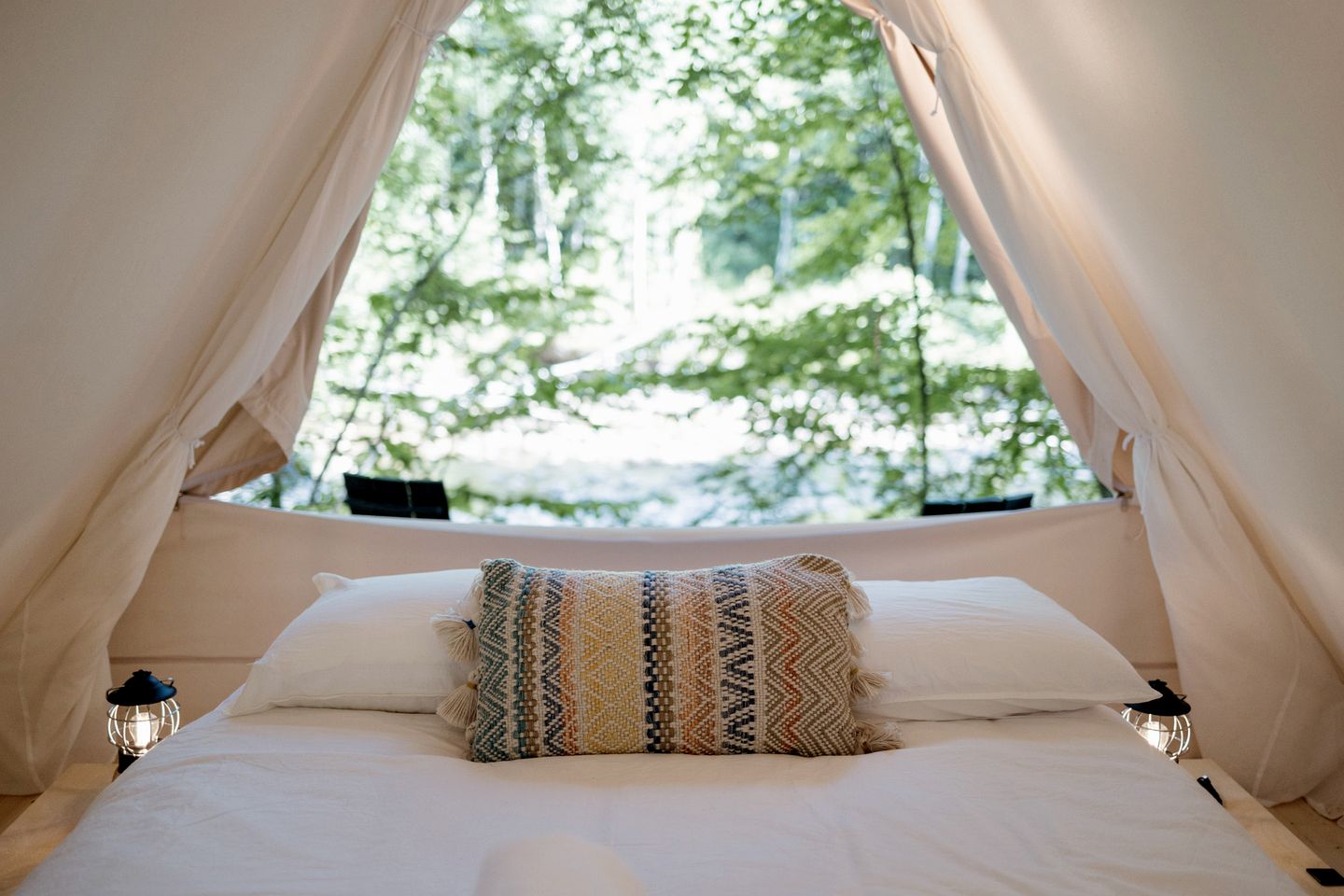 Amazing Safari Tent Close to Lake in North Woodstock, New Hampshire