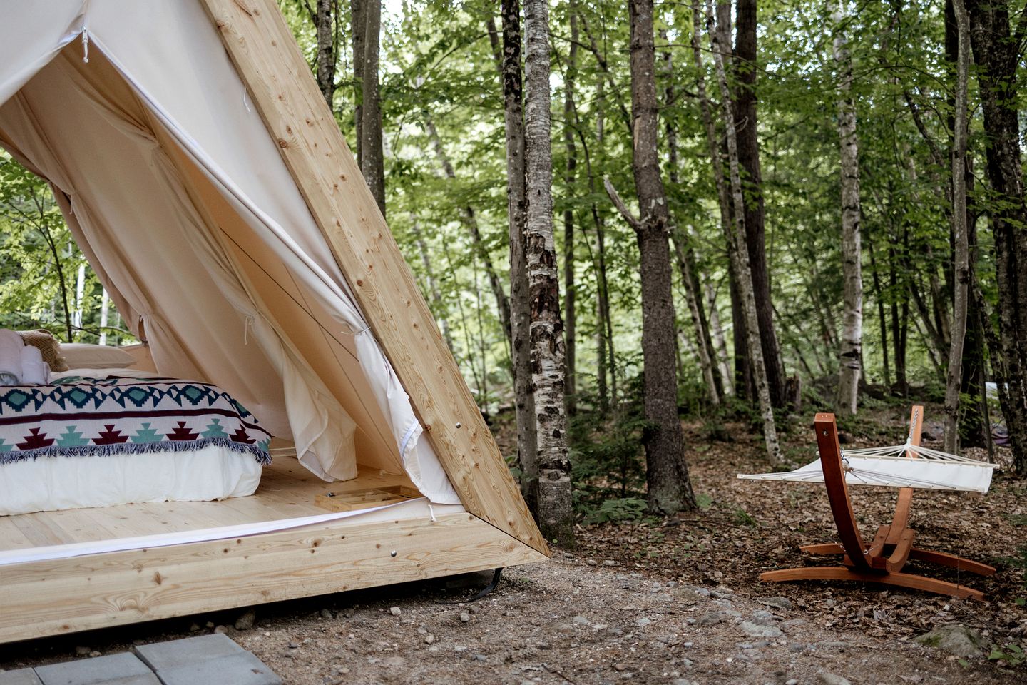 Amazing Safari Tent Close to Lake in North Woodstock, New Hampshire