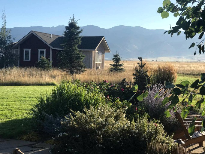 Cabins (Belgrade, Montana, United States)