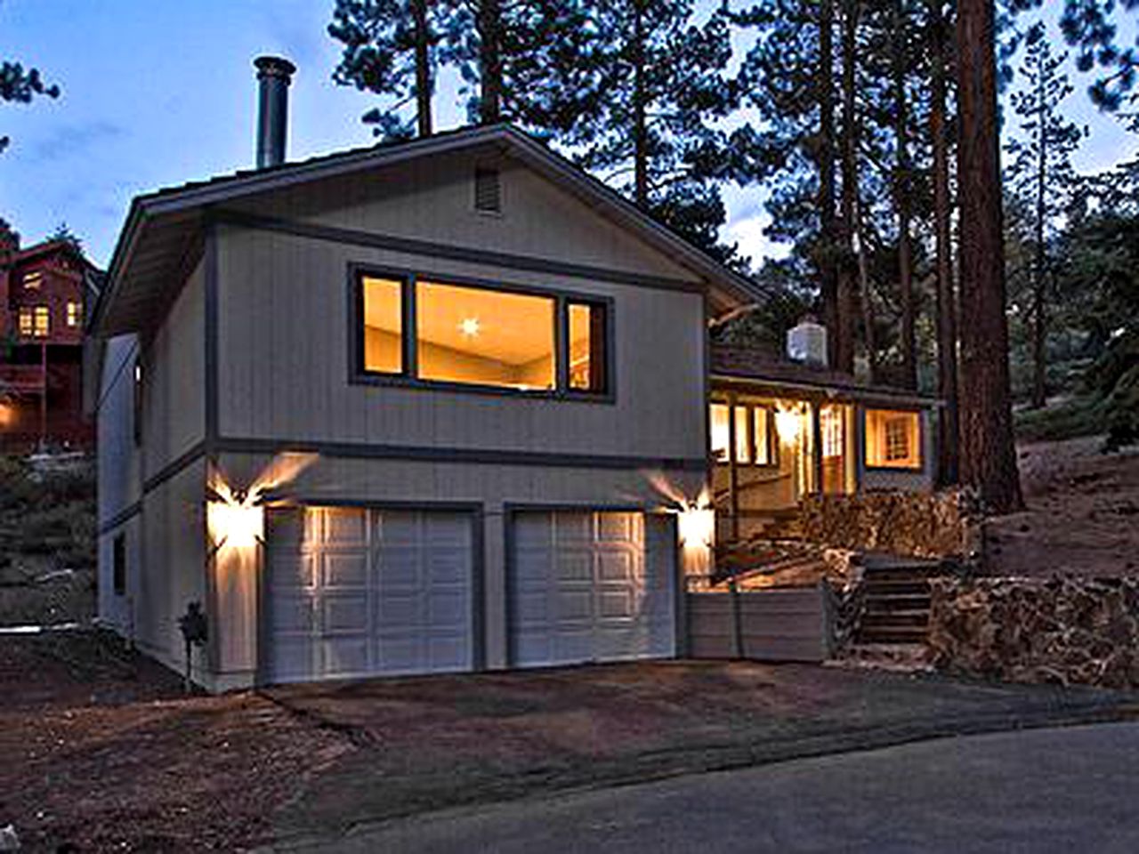 Relaxing Winter Getaway with a Hot Tub near South Lake Tahoe, California