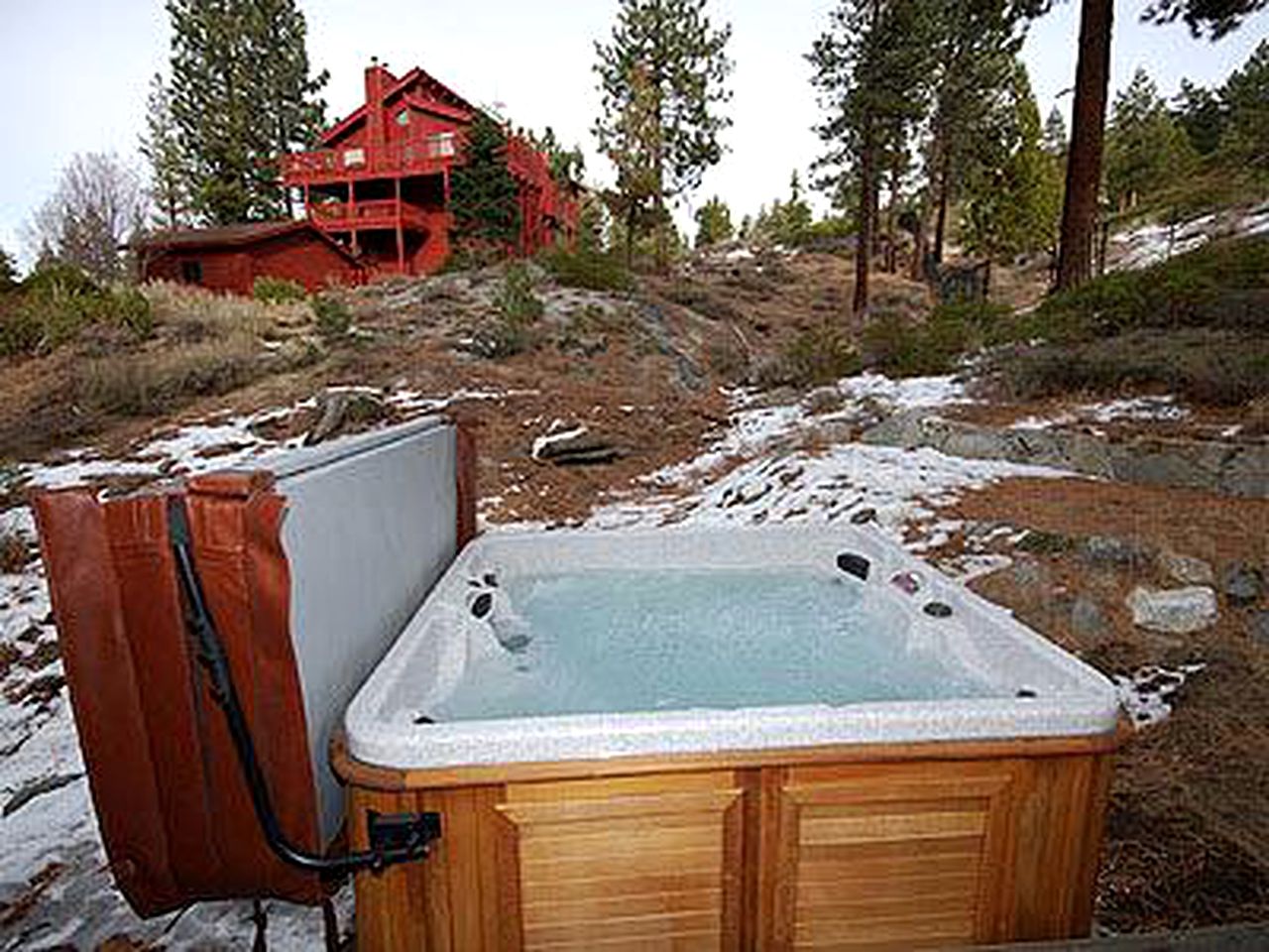 Relaxing Winter Getaway with a Hot Tub near South Lake Tahoe, California