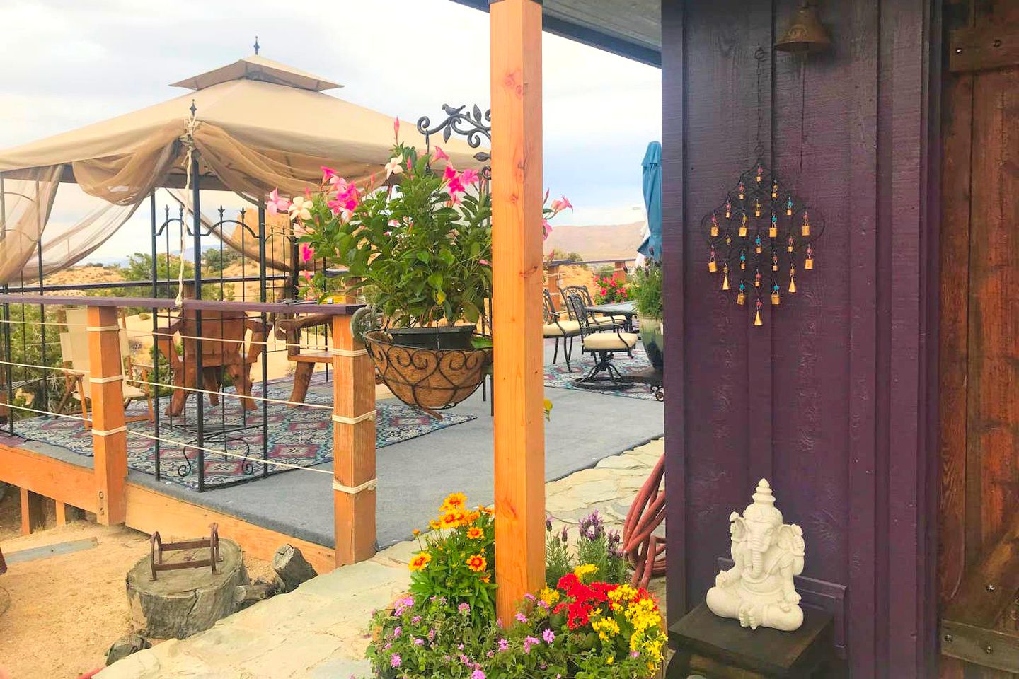 Magical and Secluded Cabin Rental near Yucca Valley for Weekend Getaways from Los Angeles