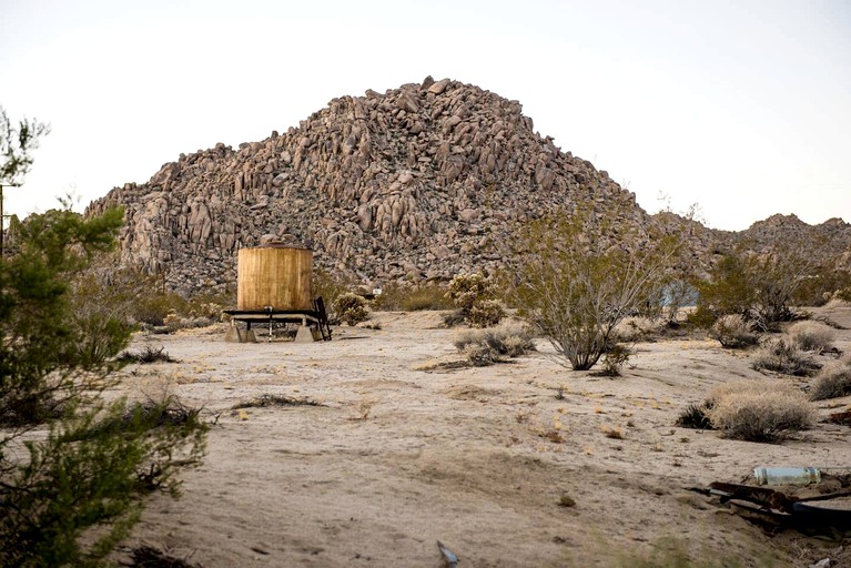 Cabins (Joshua Tree, California, United States)