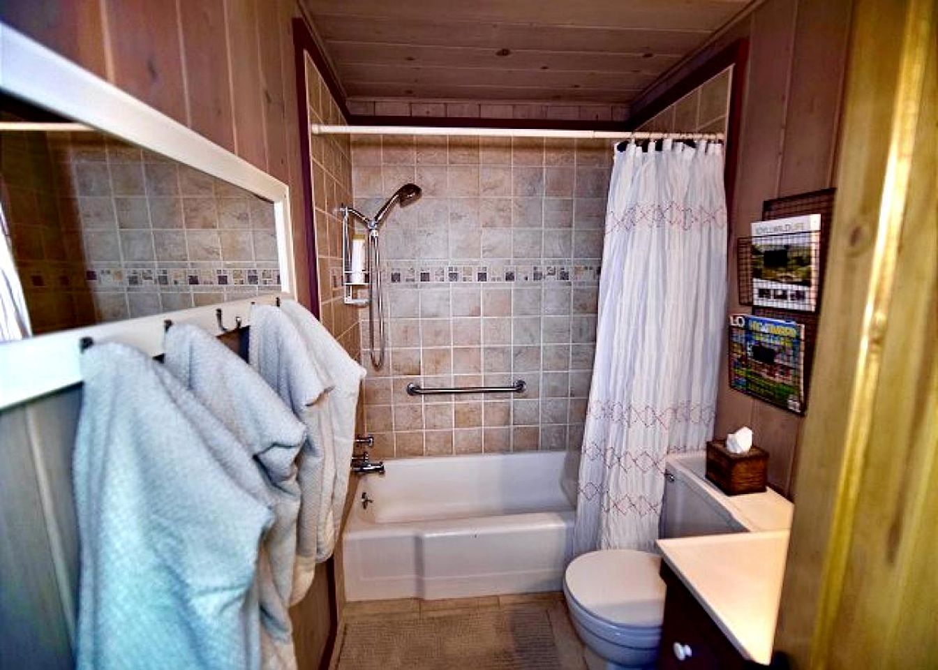 Homey Idyllwild Accommodation with a Hot Tub, Best California Glamping Sites