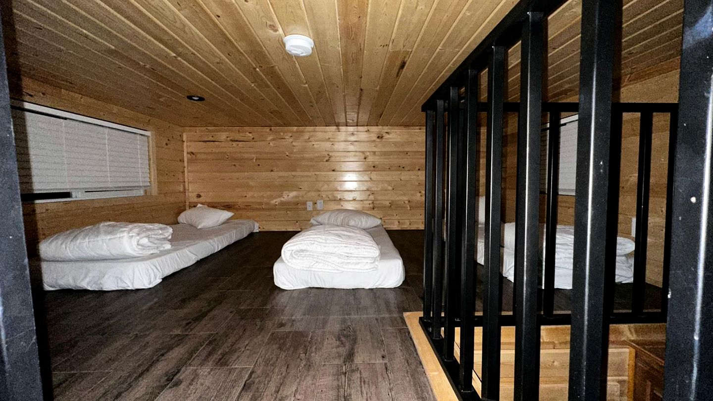 Peaceful Tiny Home Getaway with Loft & Open Sky Views in Williams, Arizona
