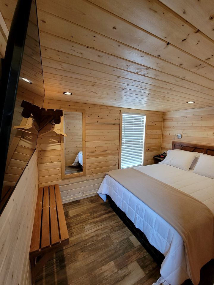 Peaceful Tiny Home Getaway with Loft & Open Sky Views in Williams, Arizona