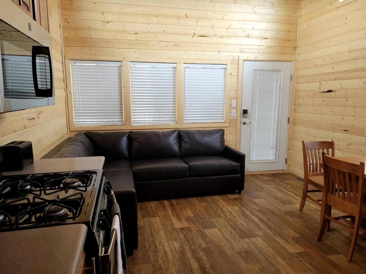 Quiet Desert Escape in a Stylish Tiny Home with Starry Skies in Williams, Arizona