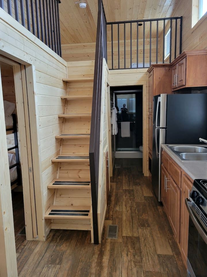 Quiet Desert Escape in a Stylish Tiny Home with Starry Skies in Williams, Arizona