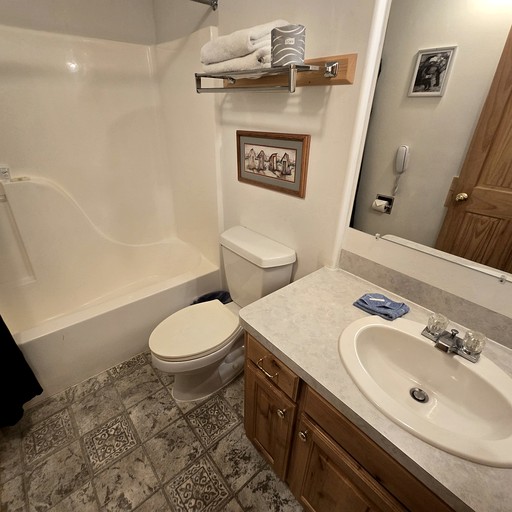 Spacious Cottage near Yellowstone National Park in Fremont County, Idaho | Cabins (Island Park, Idaho, United States of America)