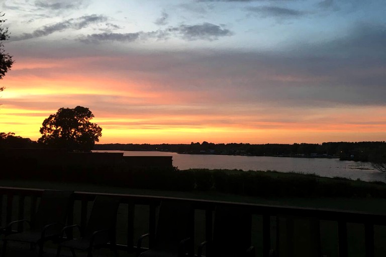 Cabins (Willis, Texas, United States)