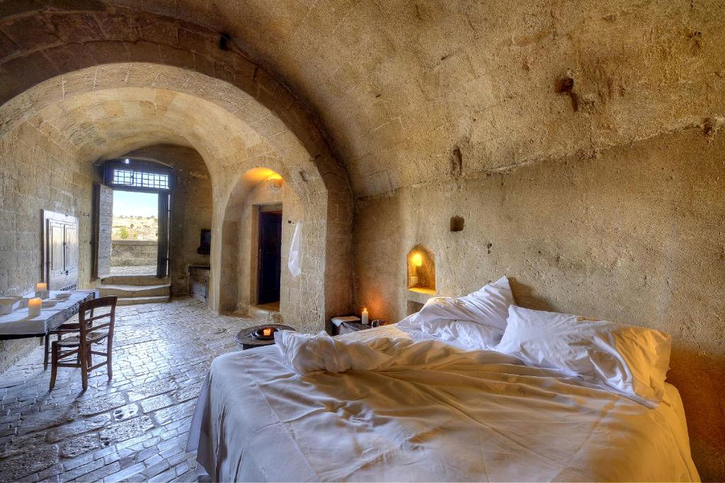 Unique Cave Rental with Deluxe Tub in Medieval Village of Basilicata Region