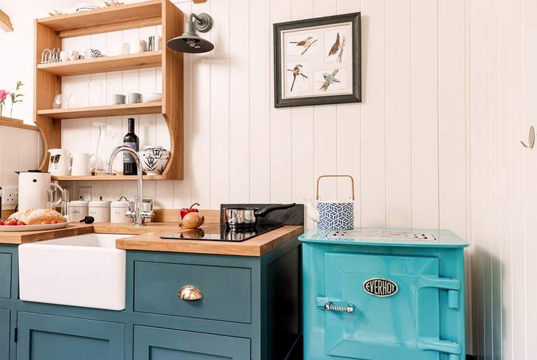 The Holcombe Hut | Huts (Exeter, Devon, United Kingdom)