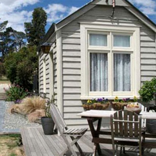 Dreamy Country Cottage Rental in the Maniototo Plains of Central Otago, New Zealand | Cottages (Waipiata, South Island, New Zealand)