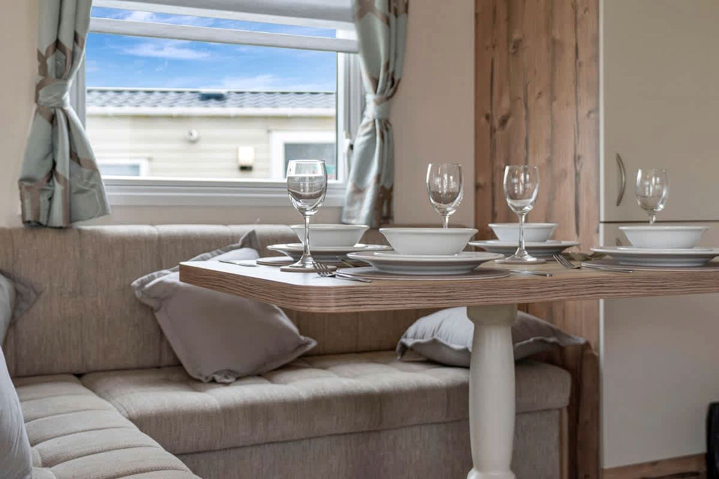 Spacious Silver Lodge Retreat with Pool, Outdoor Deck & Seaside Adventures in Scotland, United Kingdom