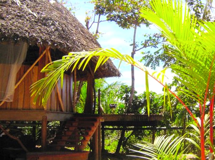 Huts (Bastimentos Island, Bocas del Toro, Panama)