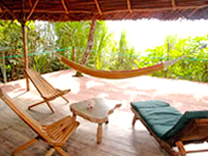 Huts (Bastimentos Island, Bocas del Toro, Panama)