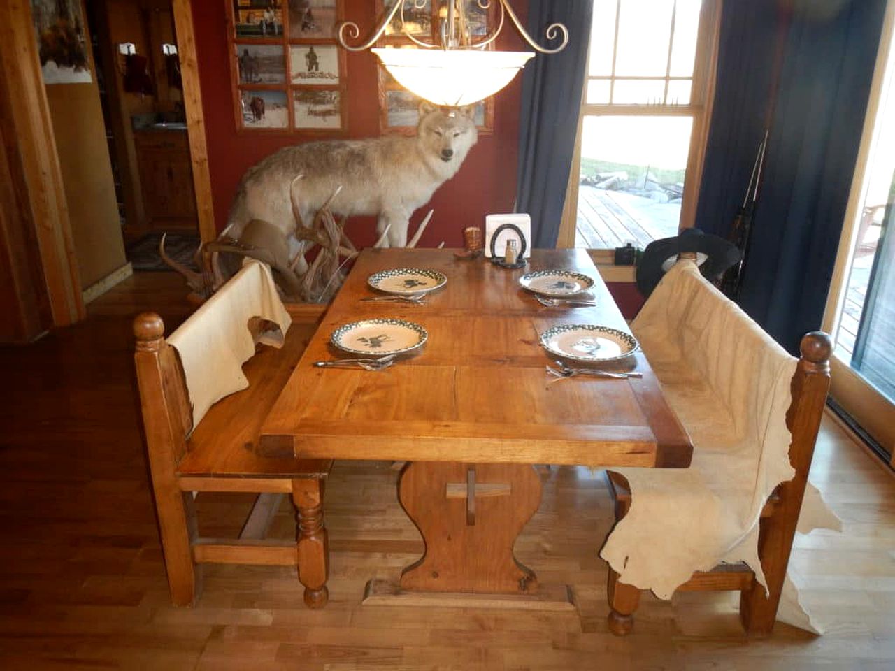 Cozy Accommodation with Breakfast Included in Meeteetse, Wyoming