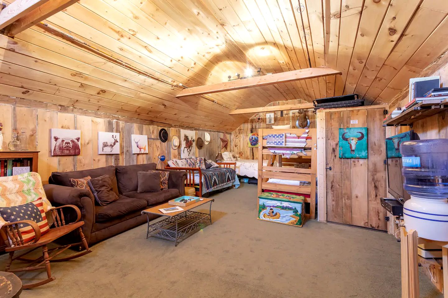 Lovely Barn Loft for Glamping in Connecticut