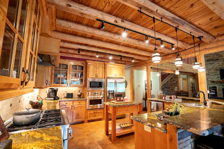 Cabins (Willis, Texas, United States of America)