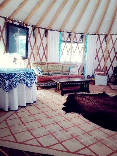 Yurts (Alberton, Montana, United States of America)