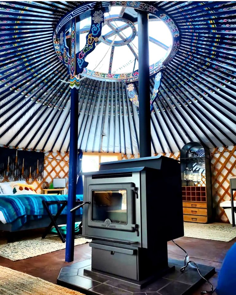 Charming Yurt Accommodation with Fire Pit Ideal for Camping near Lake Simcoe