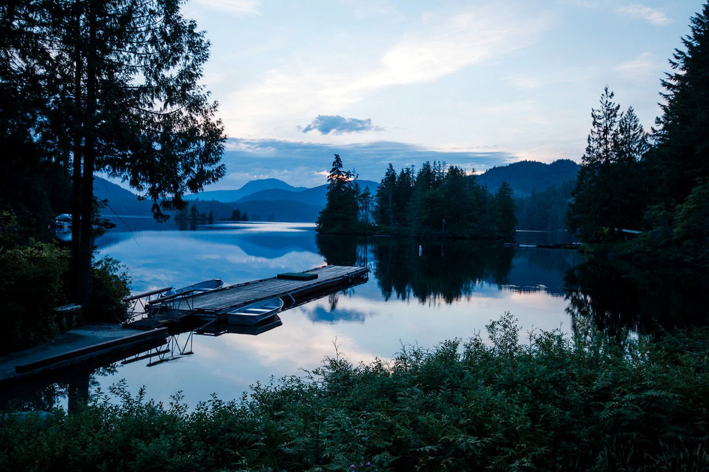 Charming Cottage next to a Lagoon near Sechelt Inlet, British Columbia