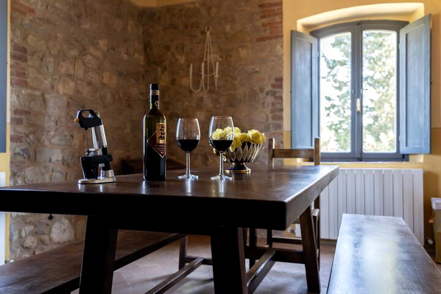 Gorgeous Tuscany Vacation Rental with a Pool and Jacuzzi in Siena, Italy