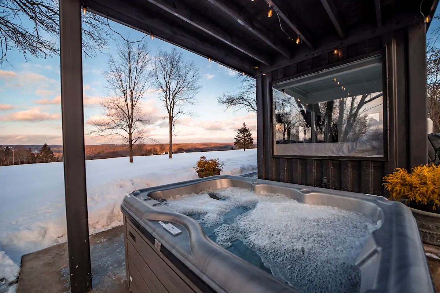 Luxury Cabin with a Hot Tub in Barneveld Ideal for Romantic Adirondack Getaways