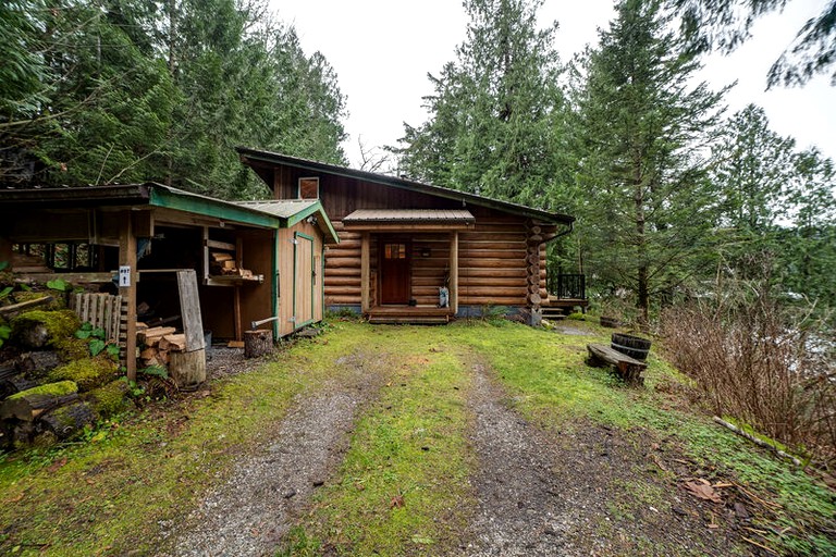 Log Cabins (Maple Falls, Washington, United States of America)