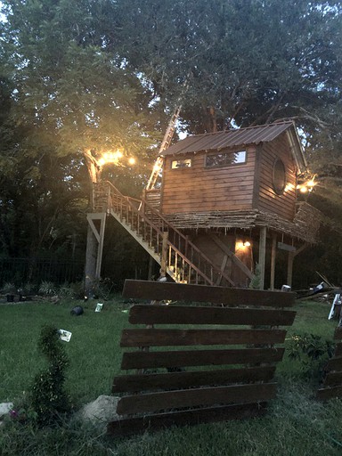 Tree Houses (Willis, Texas, United States of America)