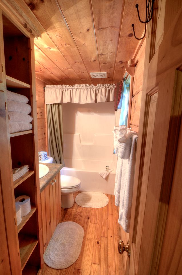 Deluxe Cabin Rental with Hot Tub near Chimney Rock State Park, North Carolina
