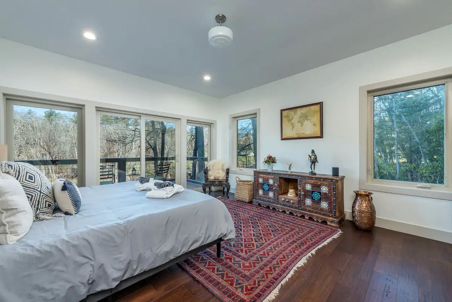 Enchanting Cabin near Asheville, NC, Ideal for a Blue Ridge Mountains Getaway