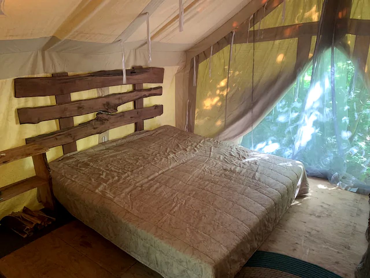Secluded Quebec Camping Retreat on the L'Achigan River