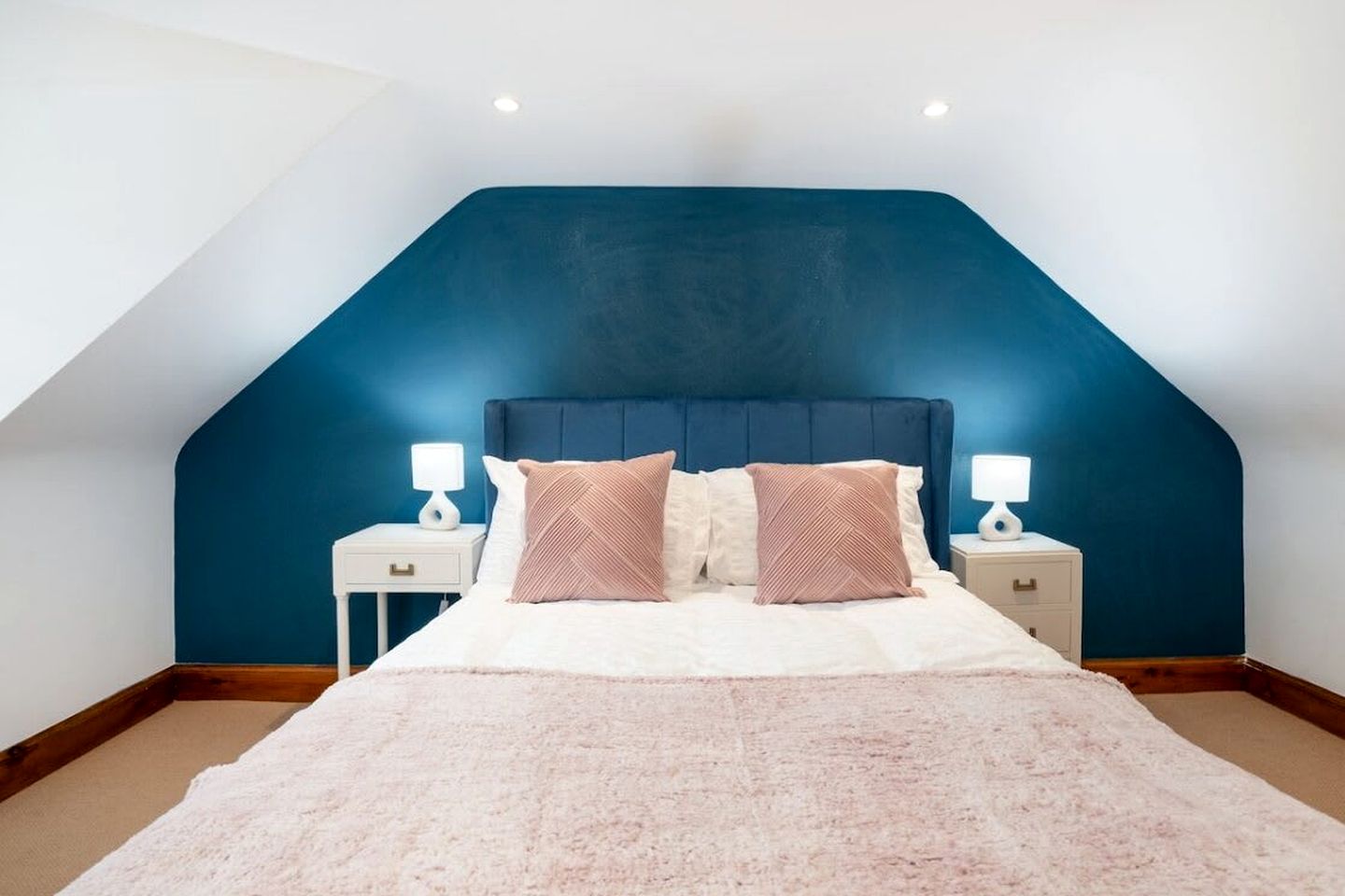 Contemporary Coastal Home Near Beachfront & Scenic Attractions in Scotland, United Kingdom