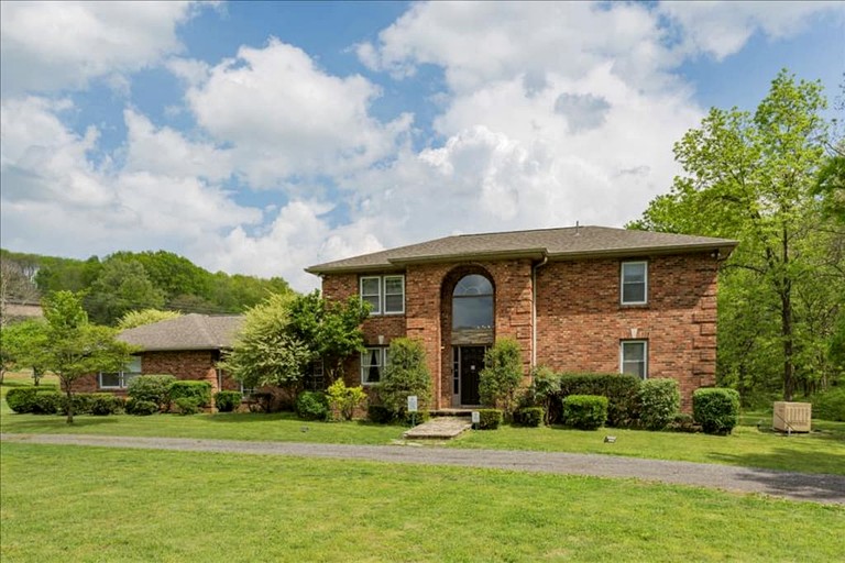 Historic Countryside Estate with Brenda Lee Heritage Near Nashville, Goodlettsville TN