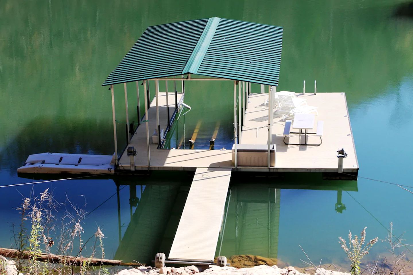 Regal Tennessee Retreat with a Dock on the Shores of Norris Lake