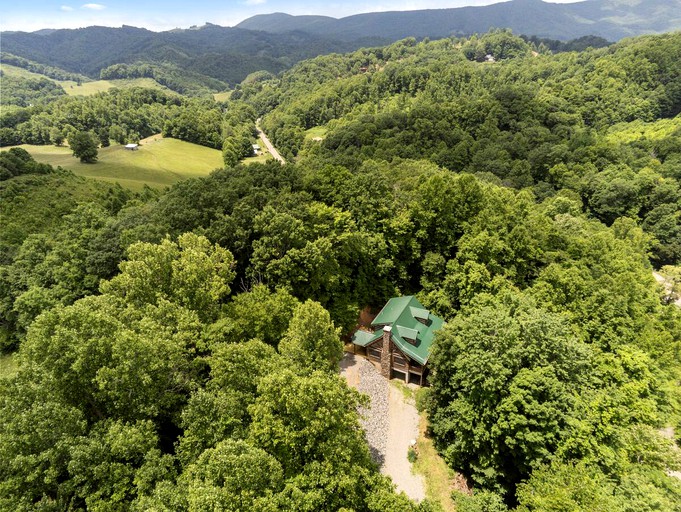 Cabins (Trade, Tennessee, United States of America)