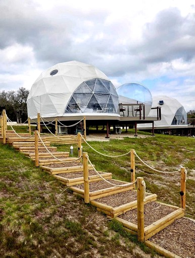 Domes (Lago Vista, Texas, United States of America)