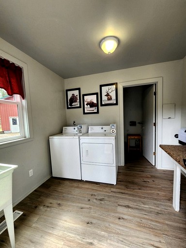 Wonderful Wooden Cabin with Barbecue in Seward, Alaska | Cabins (Seward, Alaska, United States of America)